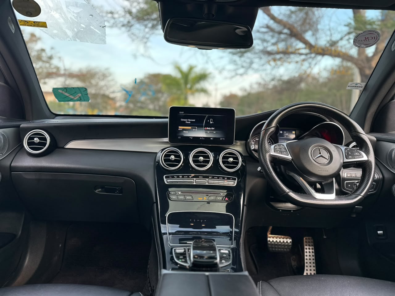 Mercedes Benz thumbnail 4